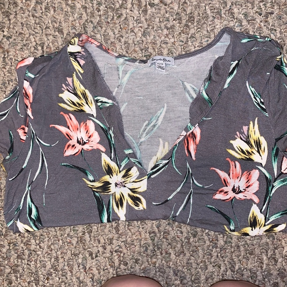 Women’s flowered shirt